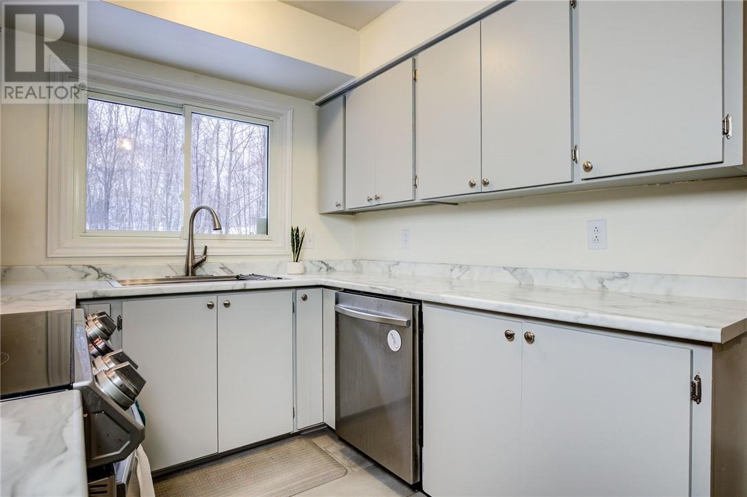 1894 Courtland Drive, Sudbury, Ontario  P3A 1J8 - Photo 8 - 2126063