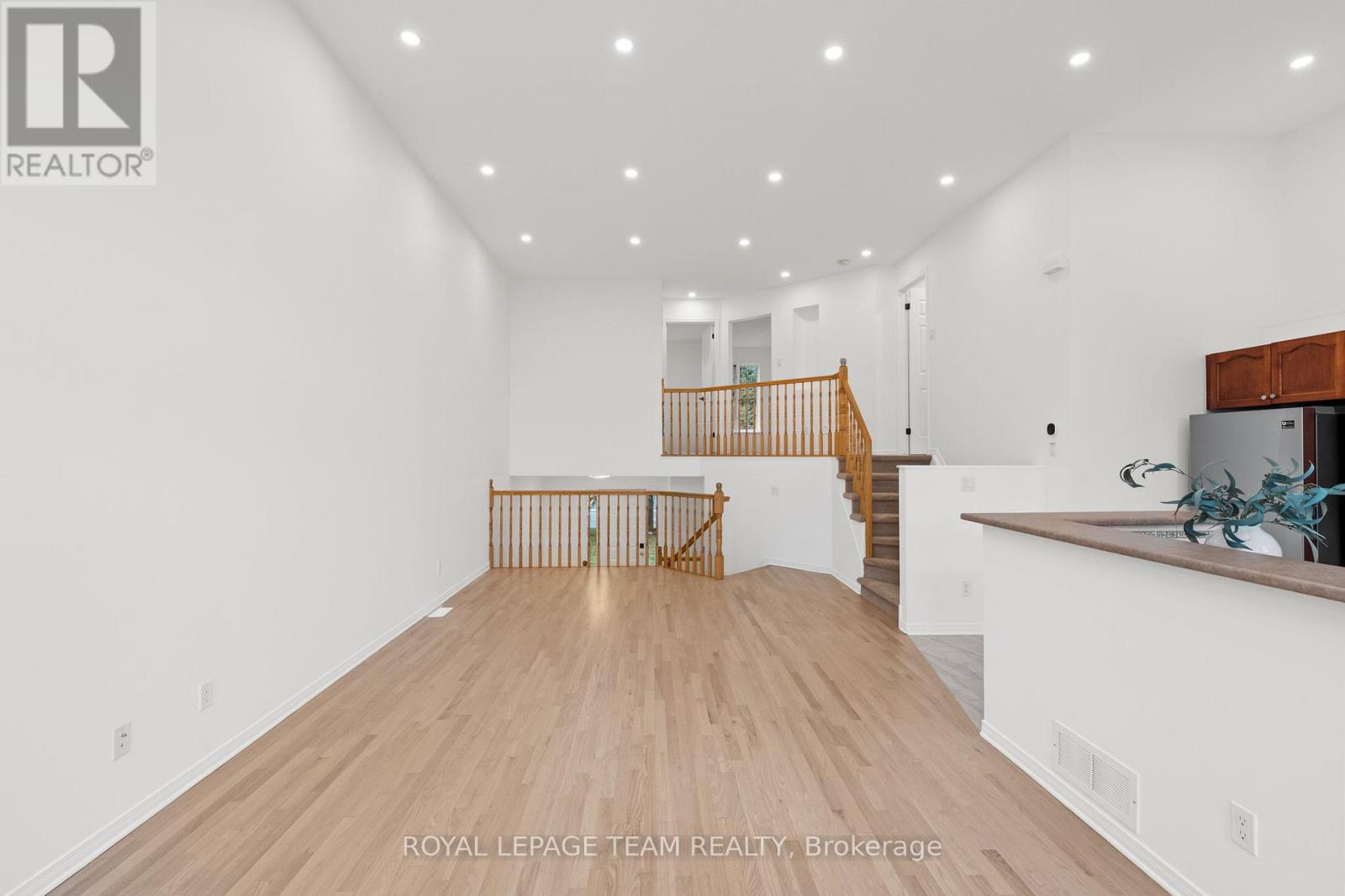 137 Macassa Circle, Ottawa, Ontario  K2T 1J9 - Photo 13 - X12436914