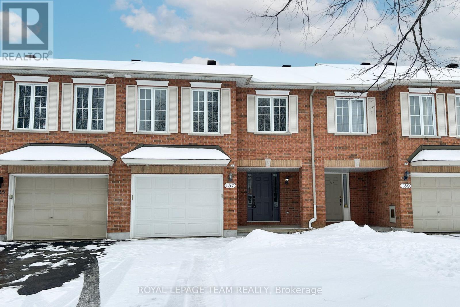 137 MACASSA CIRCLE, Ottawa, Ontario