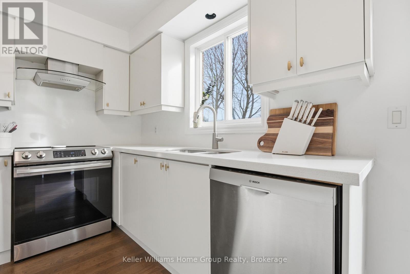 121 Moss Place, Guelph, Ontario  N1G 4V4 - Photo 10 - X12695820