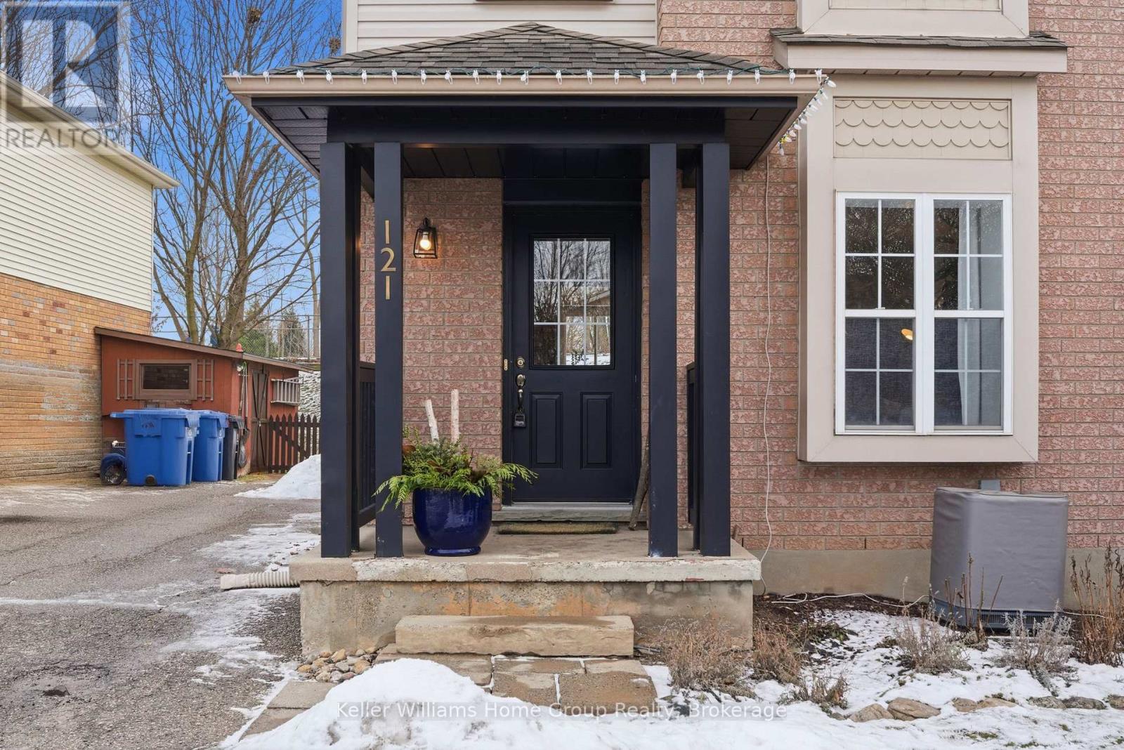 121 Moss Place, Guelph, Ontario  N1G 4V4 - Photo 3 - X12695820