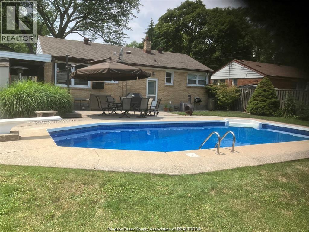 3276 Virginia Park, Windsor, Ontario  N9E 2C3 - Photo 3 - 26001009