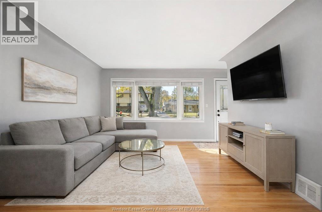 3276 Virginia Park, Windsor, Ontario  N9E 2C3 - Photo 4 - 26001009