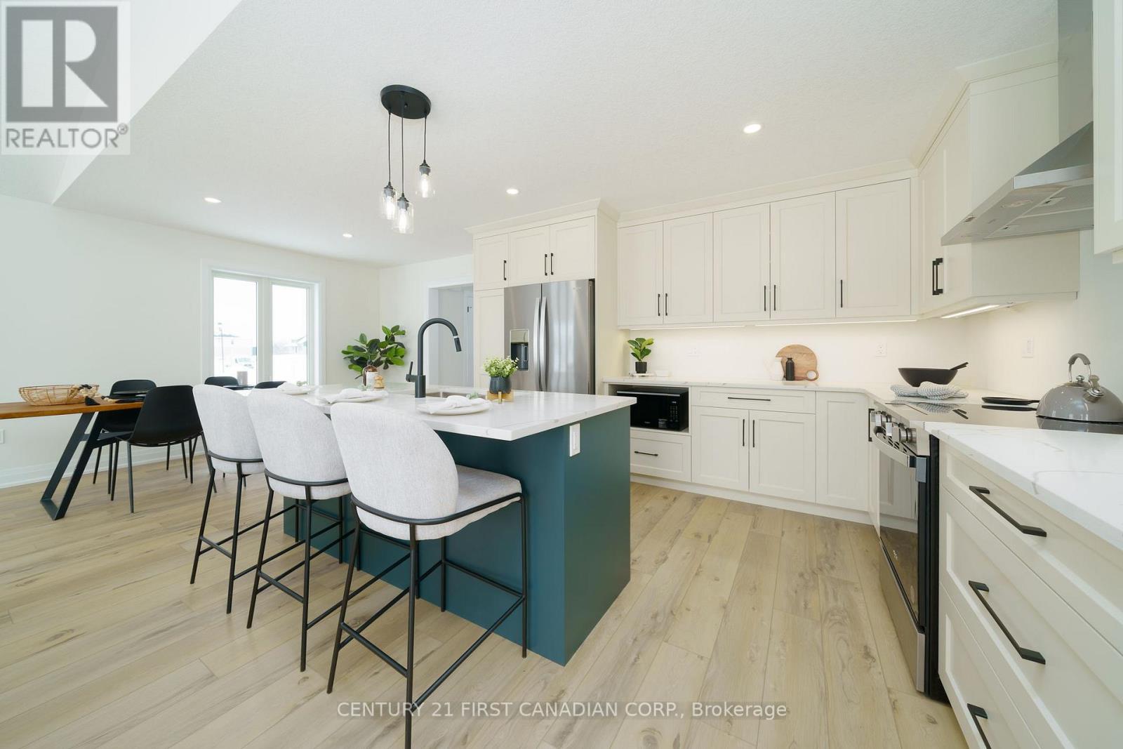 486 Julianna Court, Plympton-Wyoming, Ontario  N0N 1T0 - Photo 10 - X12695752