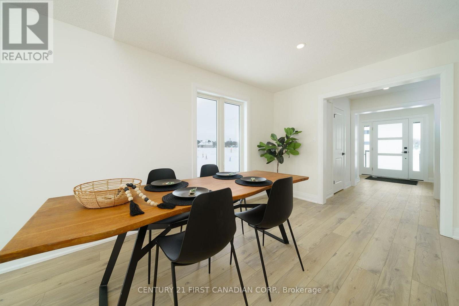 486 Julianna Court, Plympton-Wyoming, Ontario  N0N 1T0 - Photo 11 - X12695752