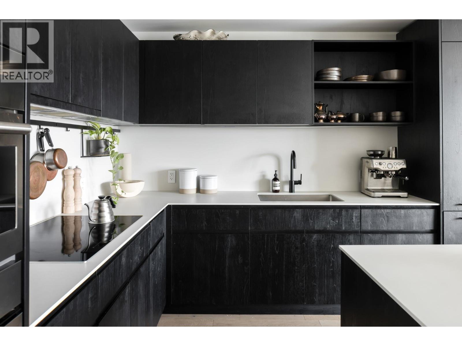 Listing Picture 9 of 23 : 3914 DUMFRIES STREET, Vancouver / 溫哥華 - 魯藝地產 Yvonne Lu Group - MLS Medallion Club Member