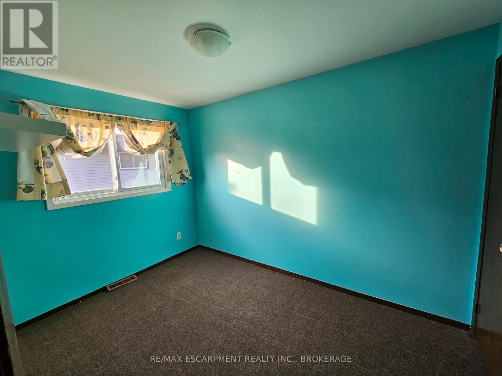 B - 100 Endicott Terrace, Welland, Ontario  L3C 5R9 - Photo 10 - X12695836