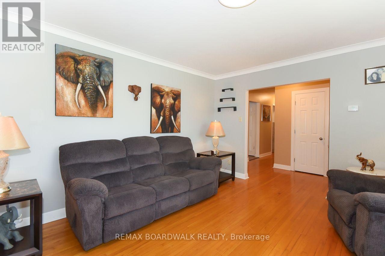 7032 Mason Street, Ottawa, Ontario  K4P 1C2 - Photo 17 - X12299331