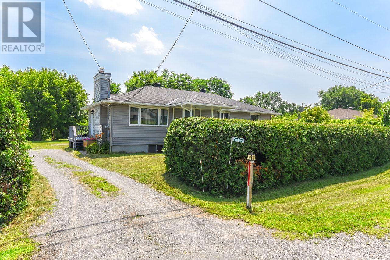 7032 Mason Street, Ottawa, Ontario  K4P 1C2 - Photo 4 - X12299331