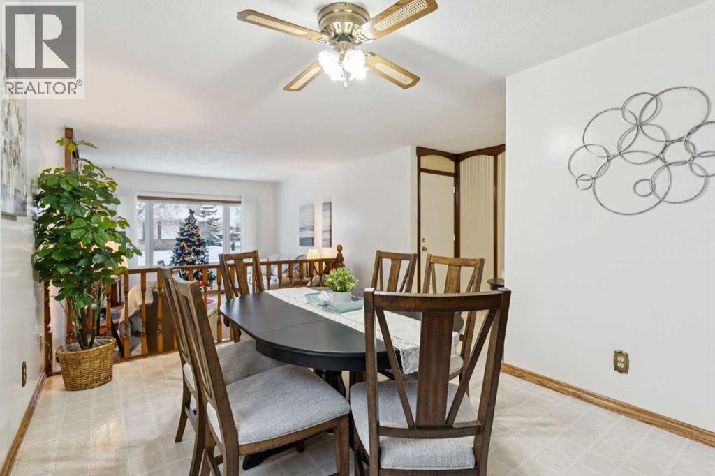 3221 Cedarille Drive Sw, Calgary, Alberta  T2W 2N2 - Photo 10 - A2270669