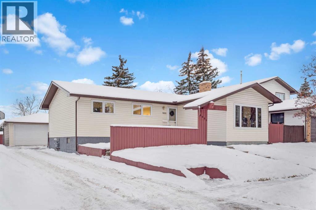 3221 Cedarille Drive Sw, Calgary, Alberta  T2W 2N2 - Photo 2 - A2270669