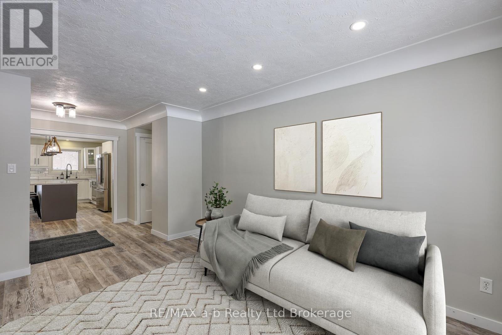 163910 Brownsville Road, South-West Oxford, Ontario  N4G 4G8 - Photo 5 - X12692058