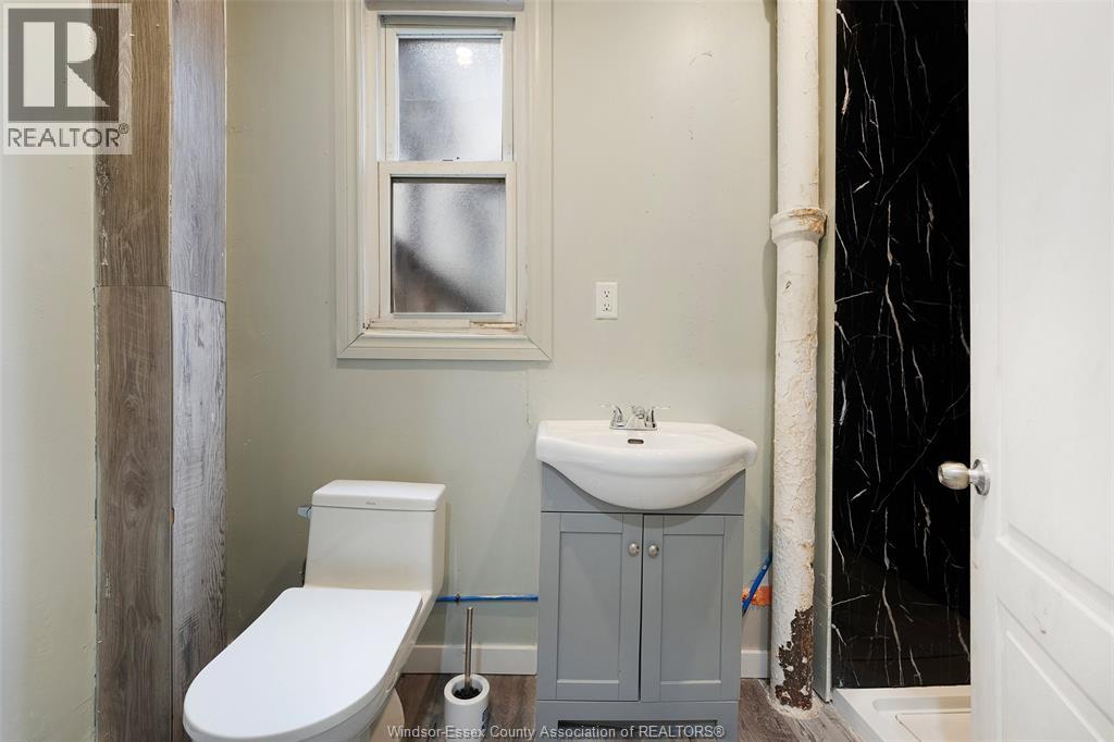 987 Lincoln, Windsor, Ontario  N8Y 2H3 - Photo 12 - 26001098