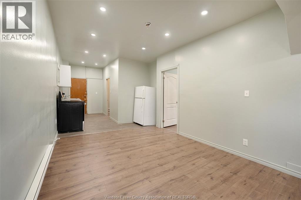 987 Lincoln, Windsor, Ontario  N8Y 2H3 - Photo 6 - 26001098