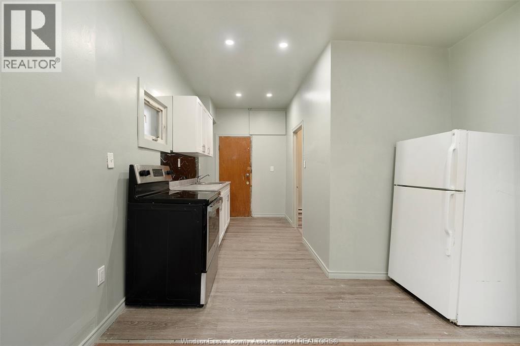 987 Lincoln, Windsor, Ontario  N8Y 2H3 - Photo 9 - 26001098