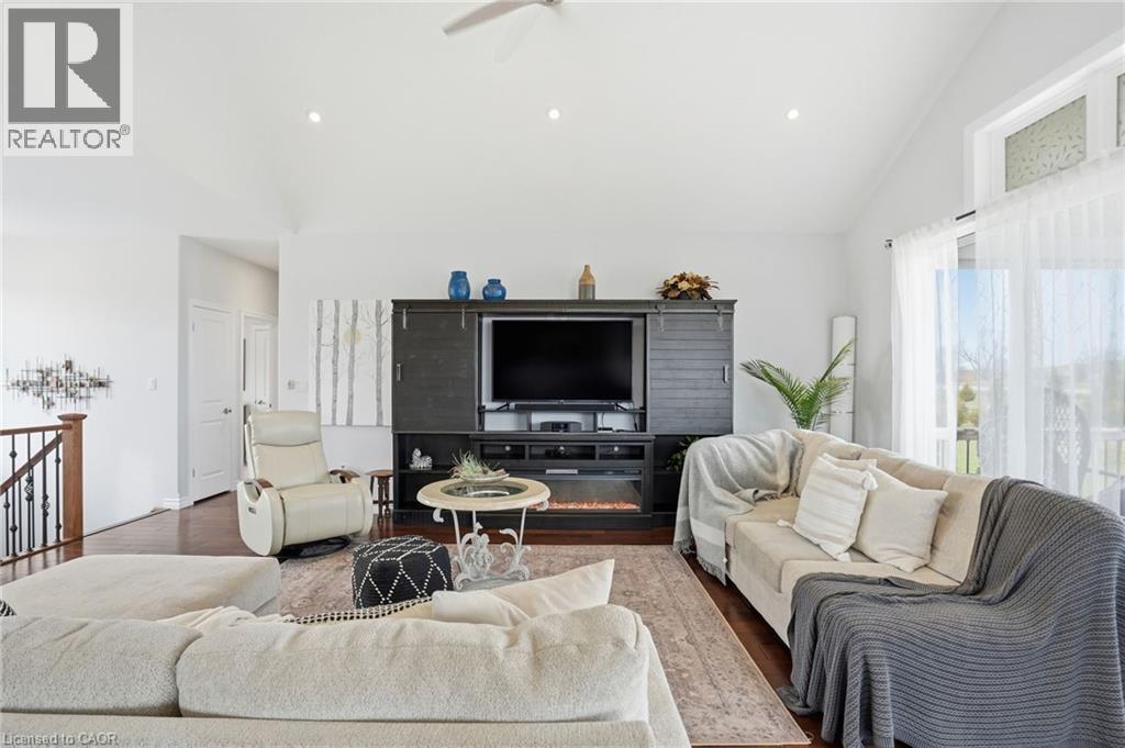 6 Macneil Court, Brantford, Ontario  N3S 0G3 - Photo 9 - 40798518