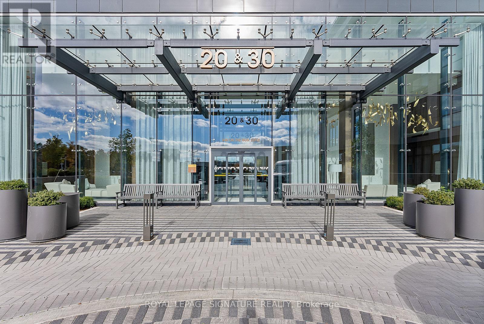 2507 - 30 Inn On The Park Drive, Toronto, Ontario  M3C 0P8 - Photo 2 - C12695754