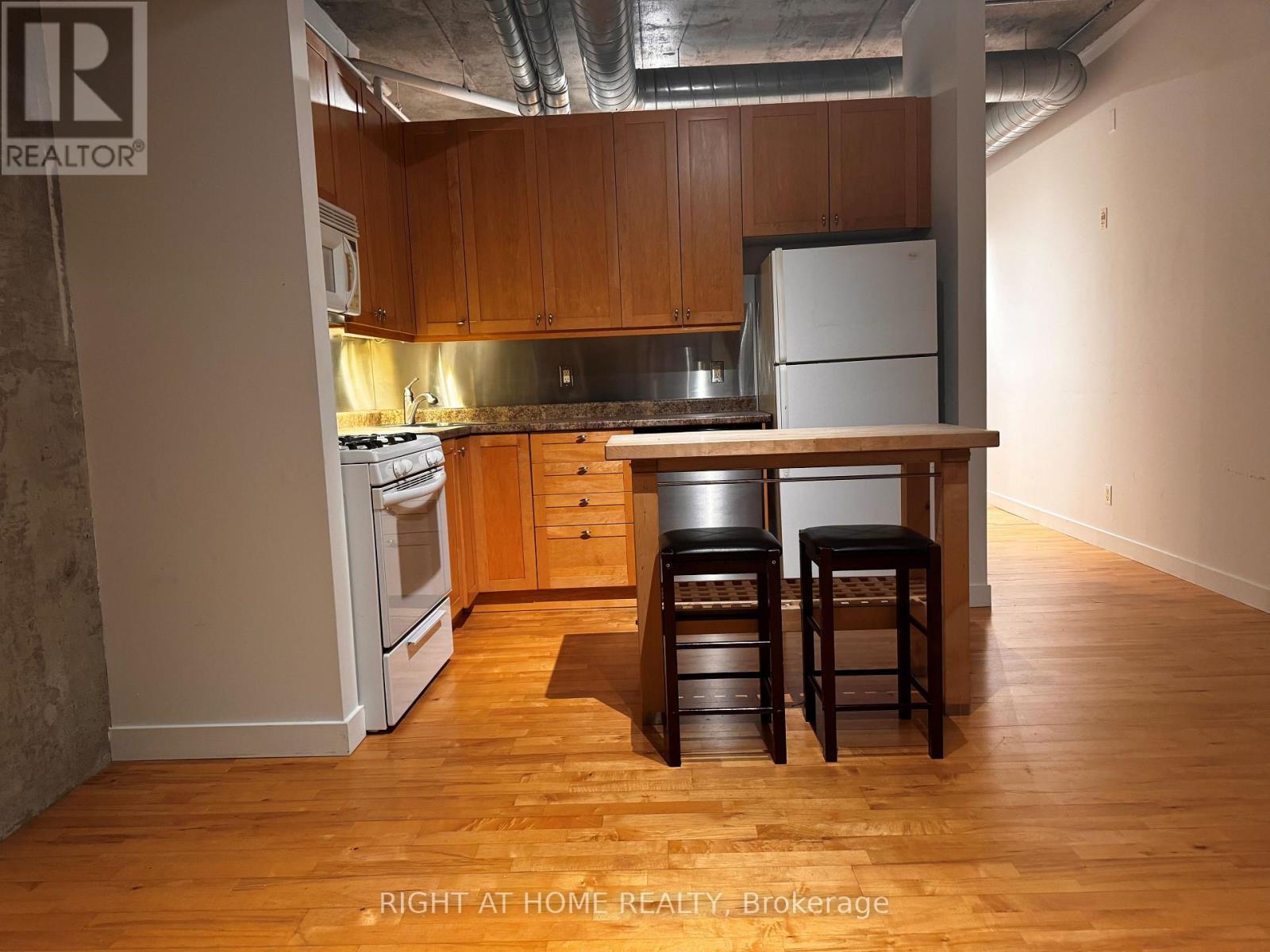 305 - 32 Stewart Street, Toronto (Waterfront Communities), Ontario  M5V 1H6 - Photo 10 - C12695810