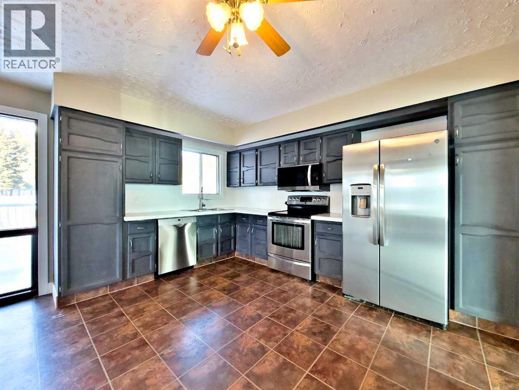 7717 29 Avenue, Coleman, Alberta  T0K 0M0 - Photo 10 - A2276773