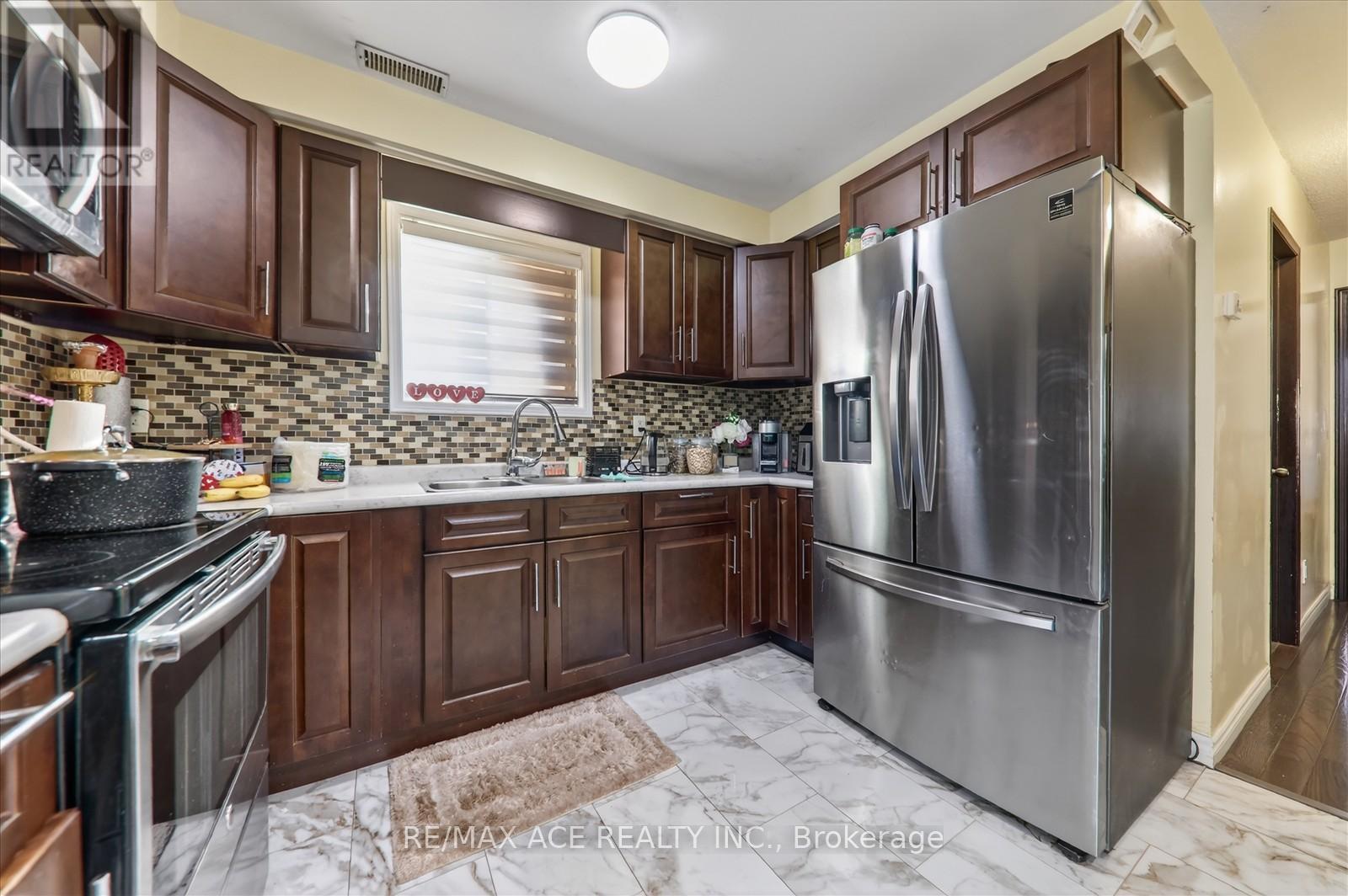 150 Centre Street S, Oshawa, Ontario  L1H 4A4 - Photo 10 - E12695736