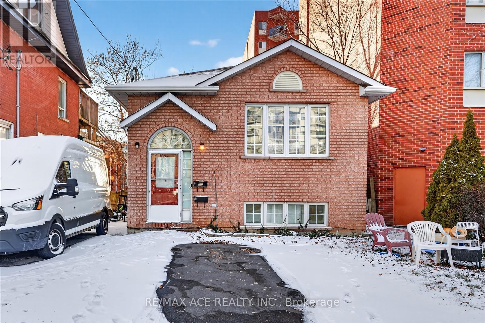 150 Centre Street S, Oshawa, Ontario  L1H 4A4 - Photo 2 - E12695736