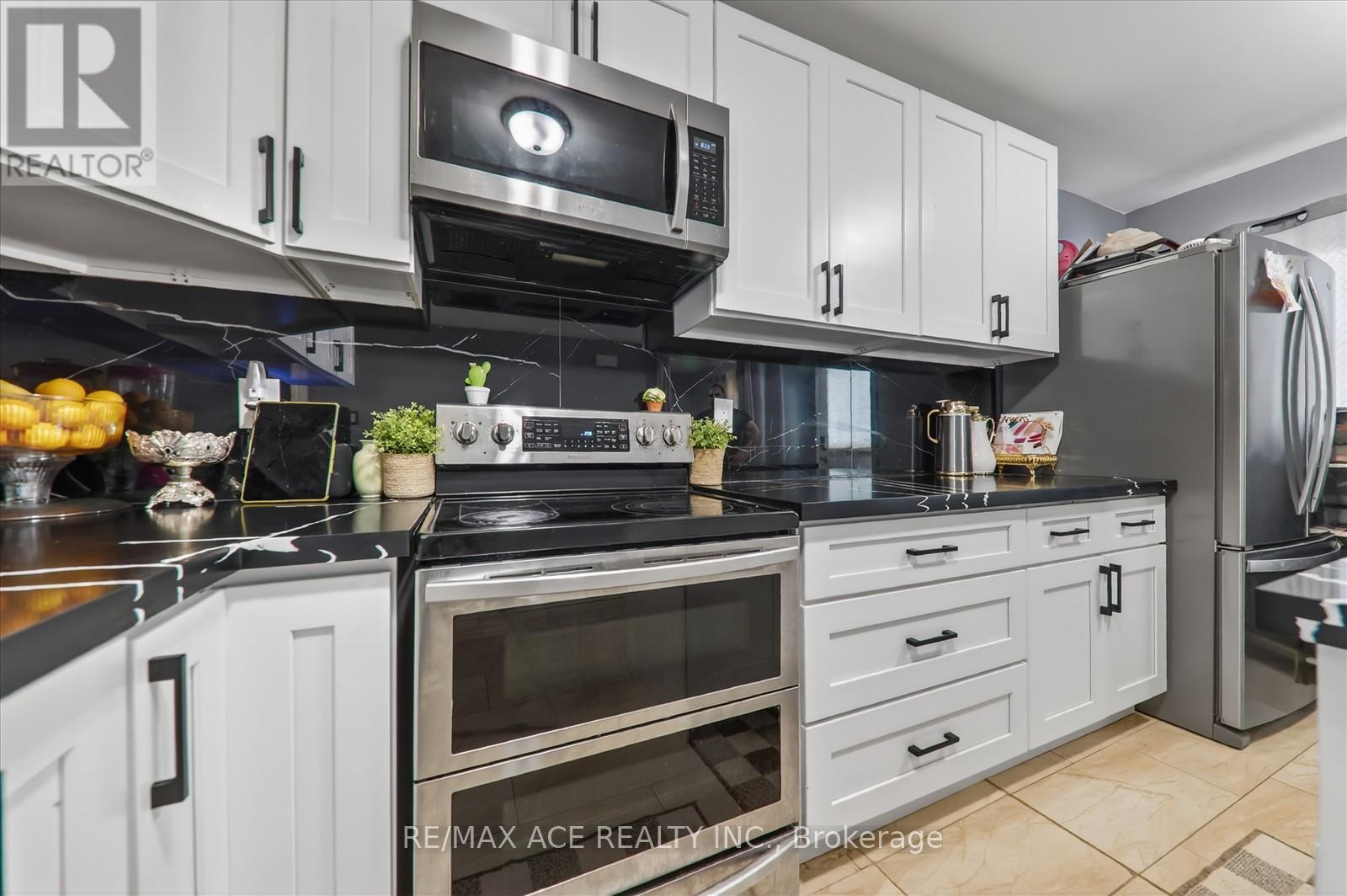 150 Centre Street S, Oshawa, Ontario  L1H 4A4 - Photo 24 - E12695736