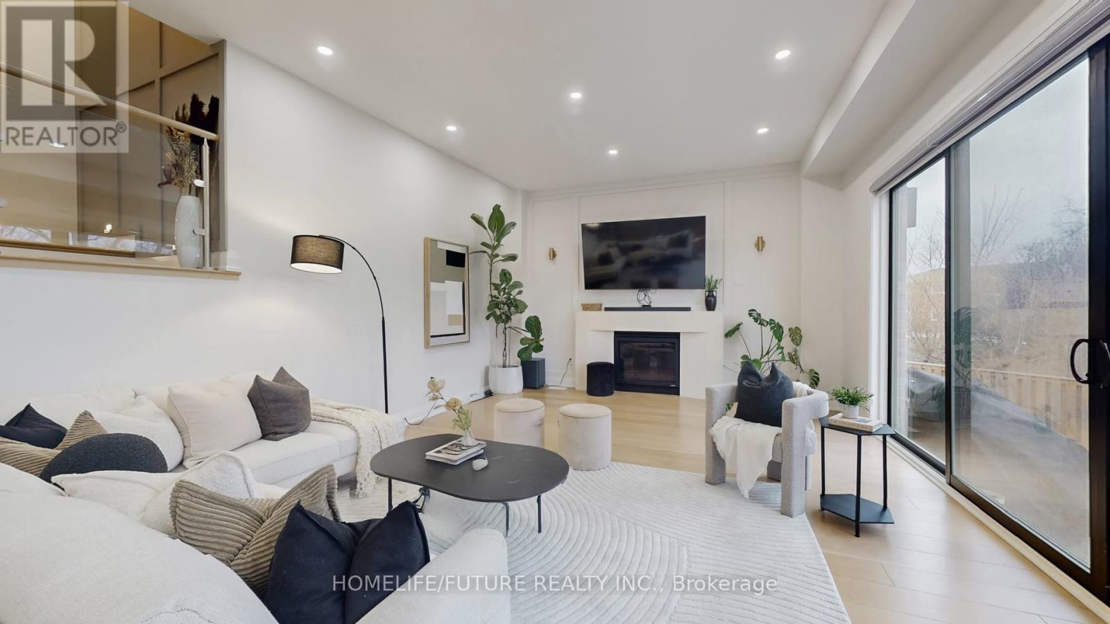 396 Frontier Court, Pickering, Ontario  L1W 4A9 - Photo 3 - E12695792