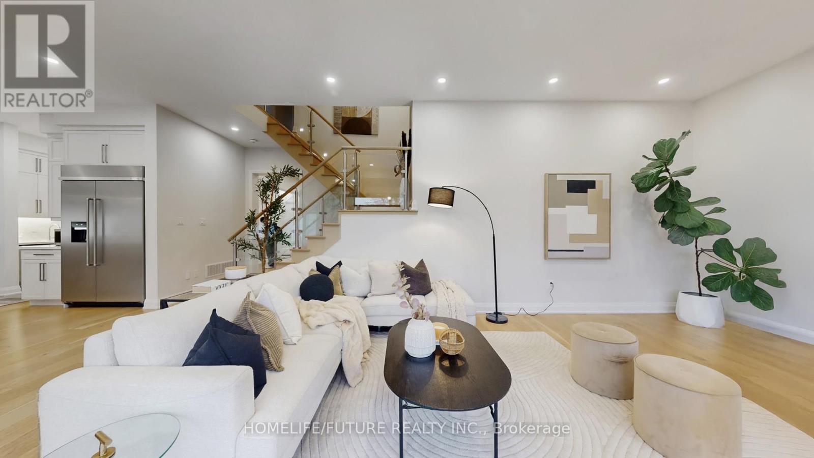 396 Frontier Court, Pickering, Ontario  L1W 4A9 - Photo 6 - E12695792