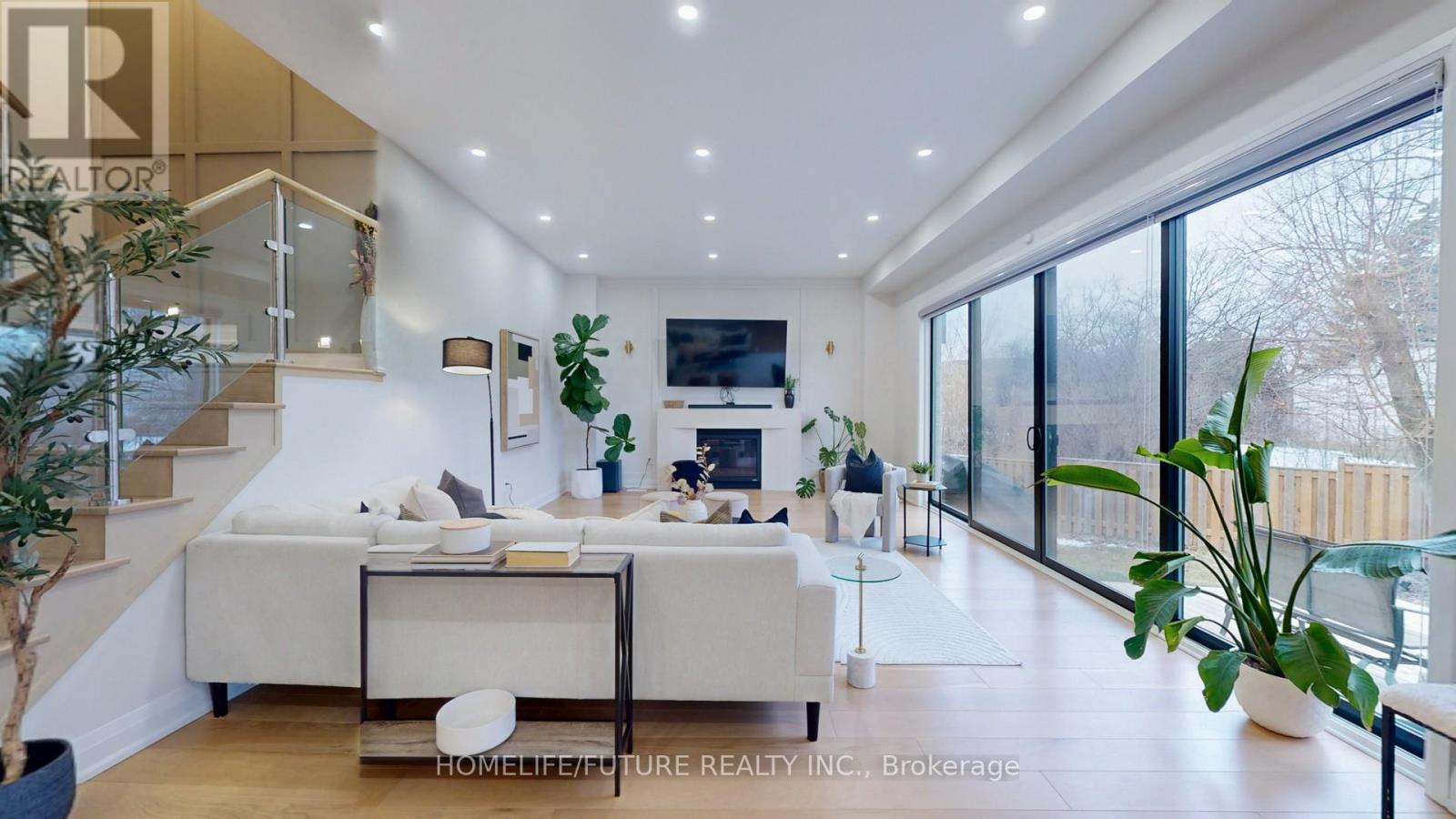 396 Frontier Court, Pickering, Ontario  L1W 4A9 - Photo 7 - E12695792