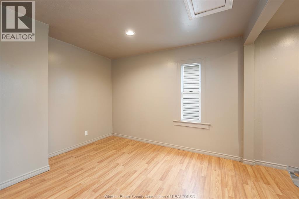 989 Lincoln, Windsor, Ontario  N8Y 2H3 - Photo 10 - 26001102