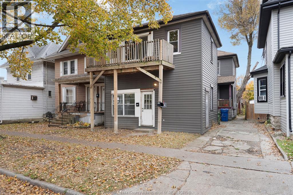 989 Lincoln, Windsor, Ontario  N8Y 2H3 - Photo 1 - 26001102