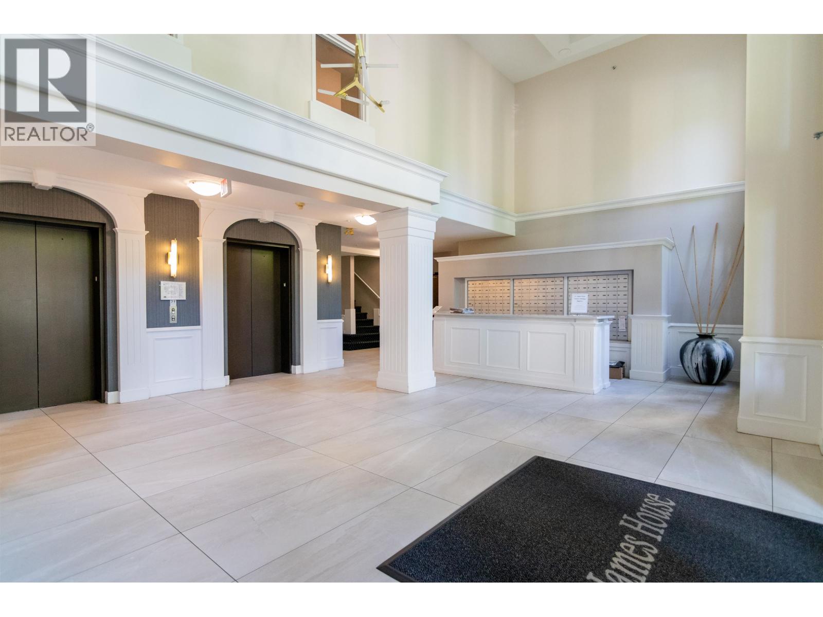 427 5835 HAMPTON PLACE, Vancouver, British Columbia
