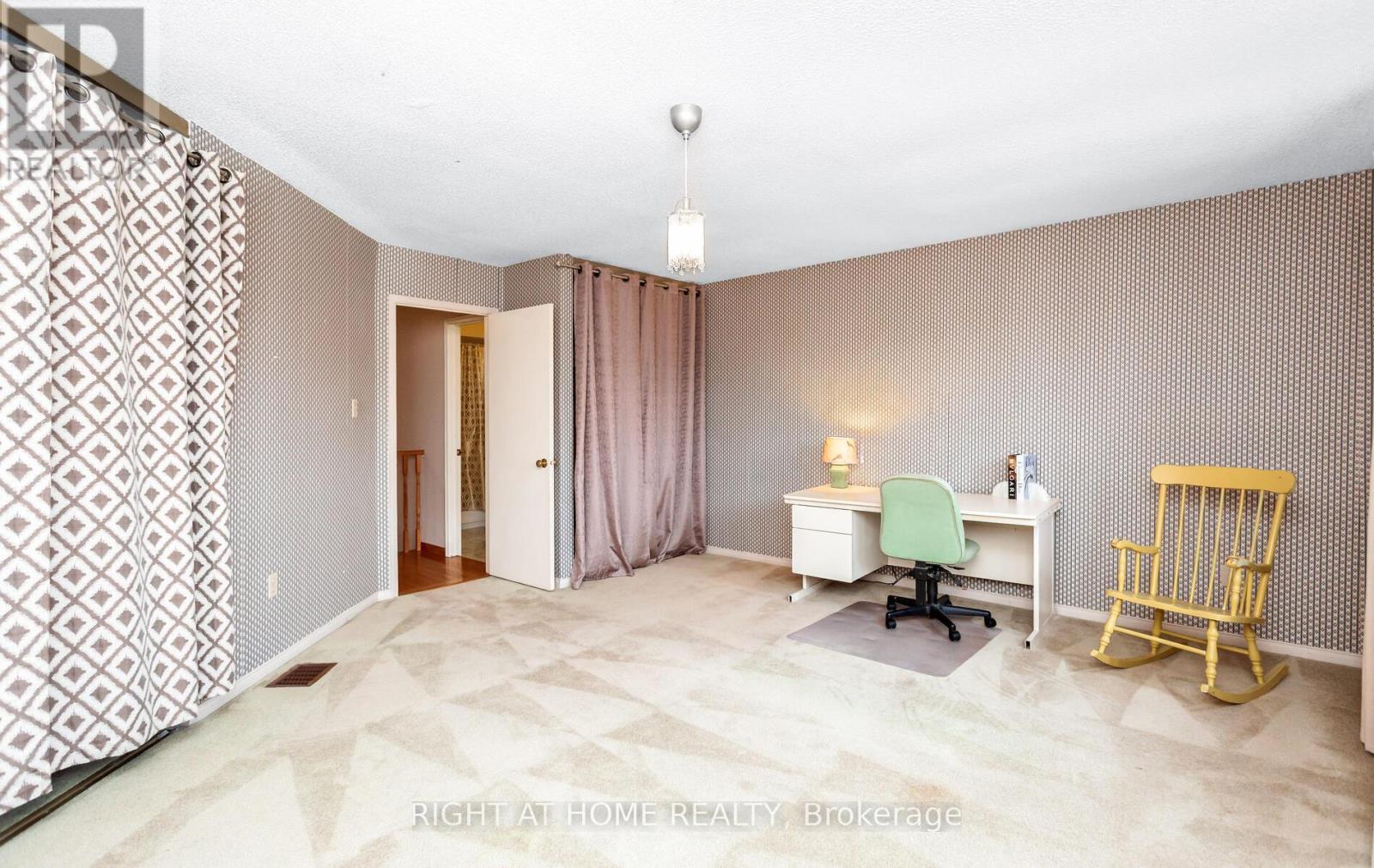 138 Atkins Circle, Brampton, Ontario  L6X 4E7 - Photo 35 - W12693178