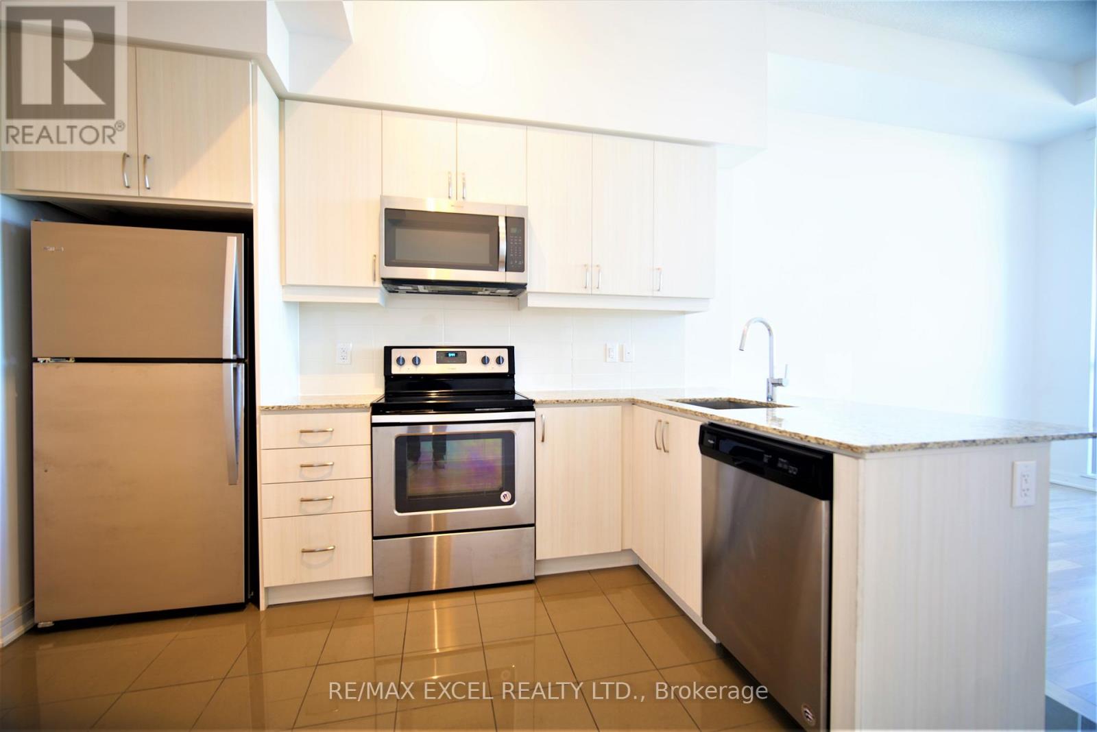 1204 - 9205 Yonge Street, Richmond Hill, Ontario  L4C 6Z2 - Photo 3 - N12695798