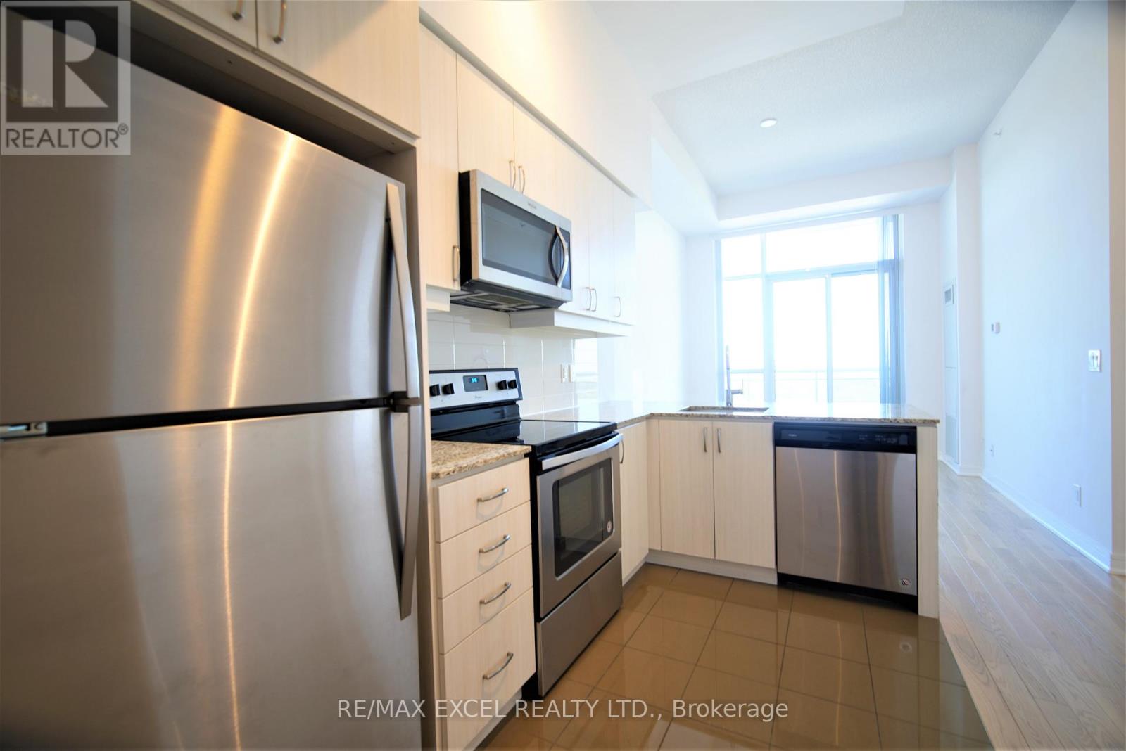 1204 - 9205 Yonge Street, Richmond Hill, Ontario  L4C 6Z2 - Photo 4 - N12695798