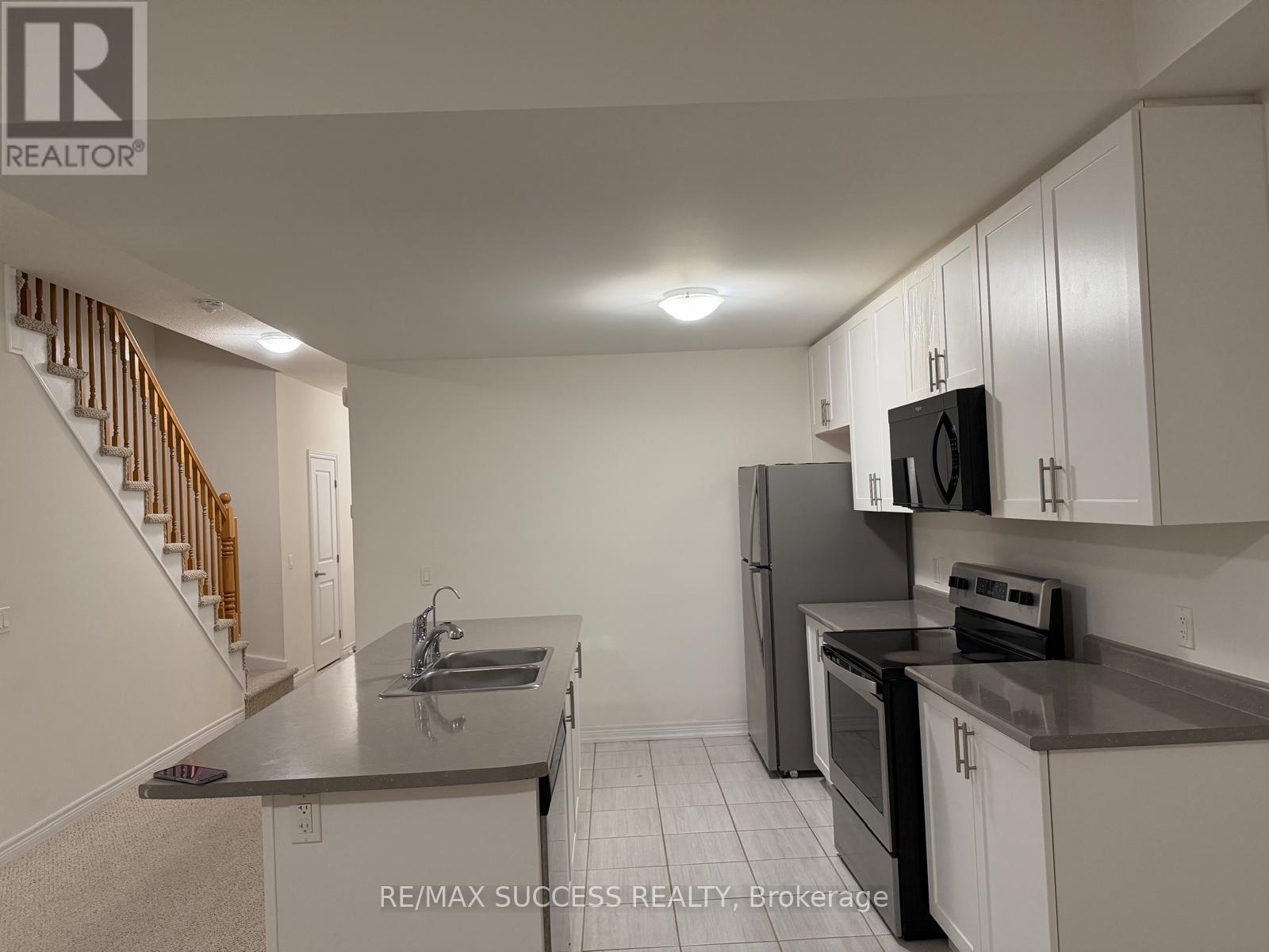 4 - 77 Diana Avenue, Brantford, Ontario  N3T 0R6 - Photo 1 - N12695806