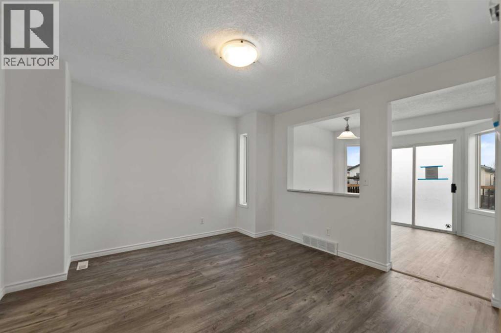61 Applemont Place Se, Calgary, Alberta  T2P 0X2 - Photo 8 - A2278186