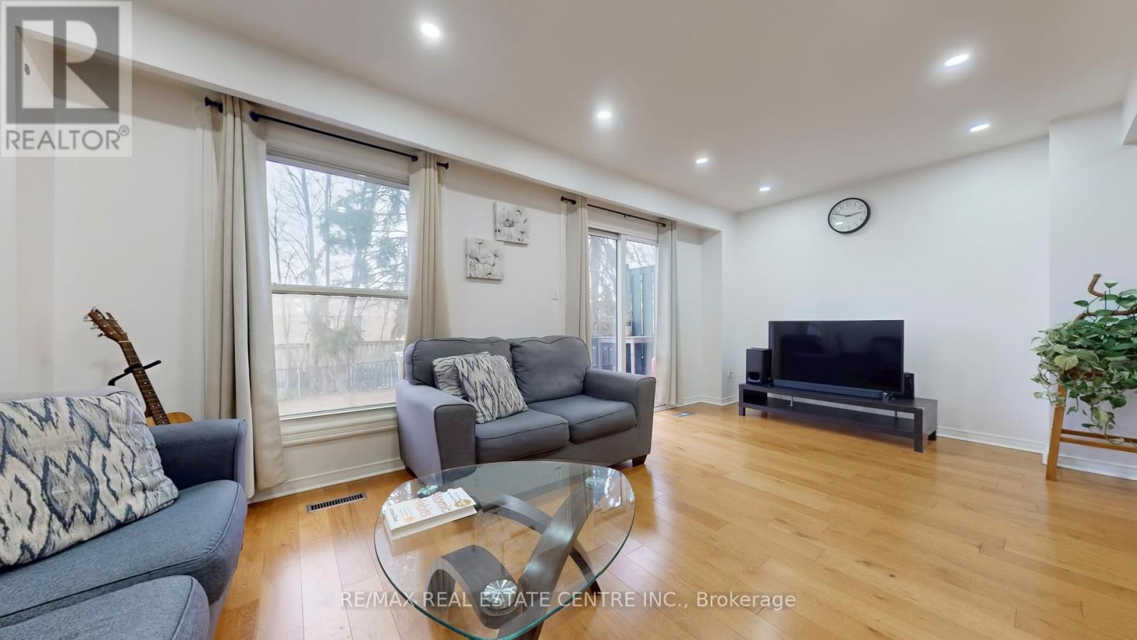 355 Ontario Street N, Milton, Ontario  L9T 3J3 - Photo 12 - W12695740