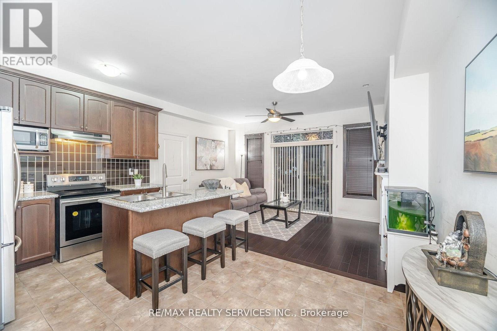 7 Dufay Road, Brampton, Ontario  L7A 4A1 - Photo 11 - W12695746