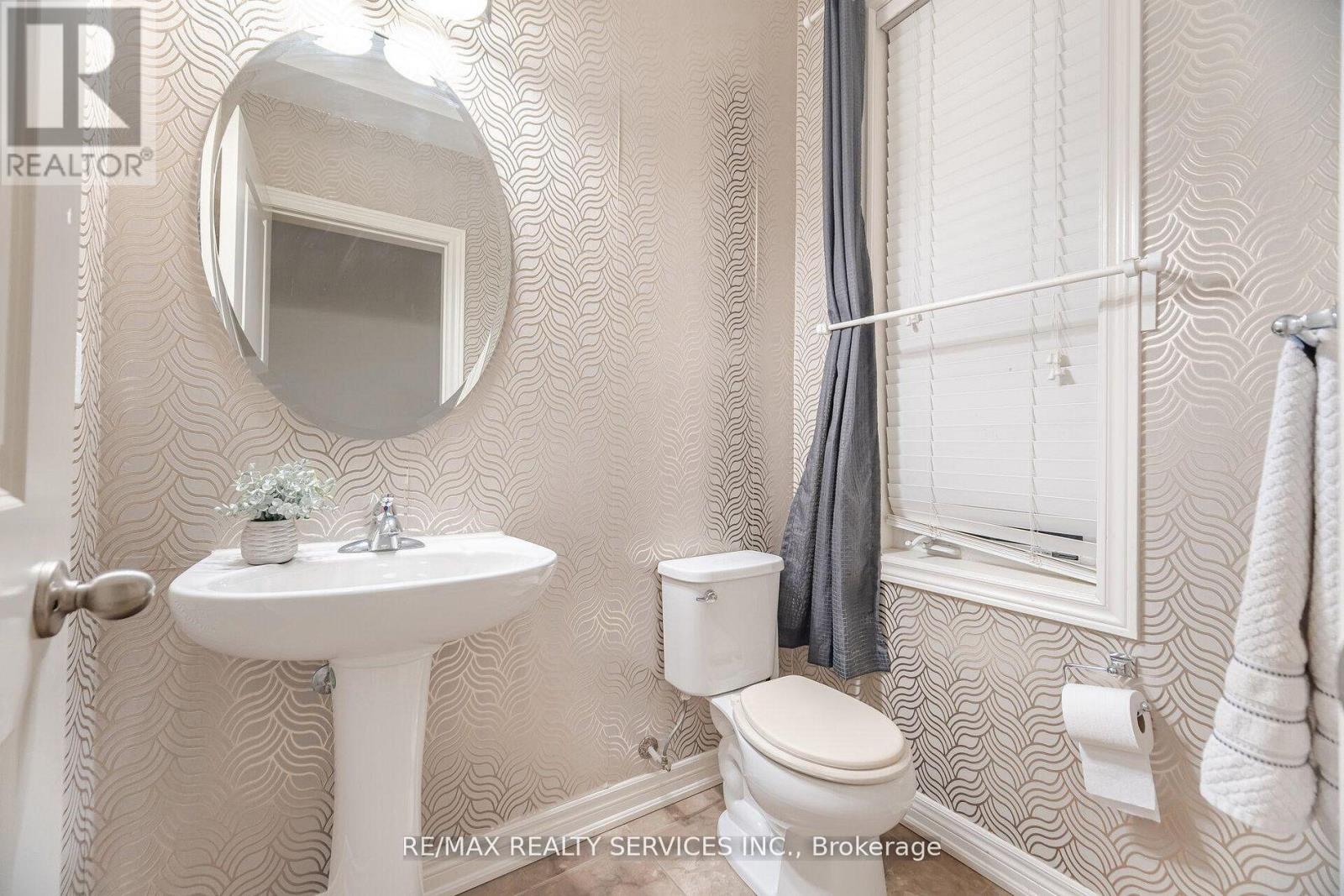 7 Dufay Road, Brampton, Ontario  L7A 4A1 - Photo 16 - W12695746