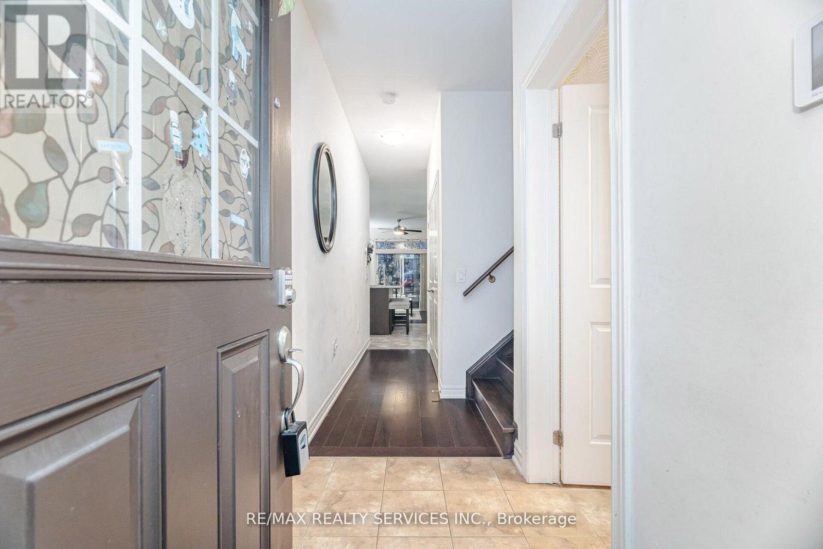 7 Dufay Road, Brampton, Ontario  L7A 4A1 - Photo 4 - W12695746