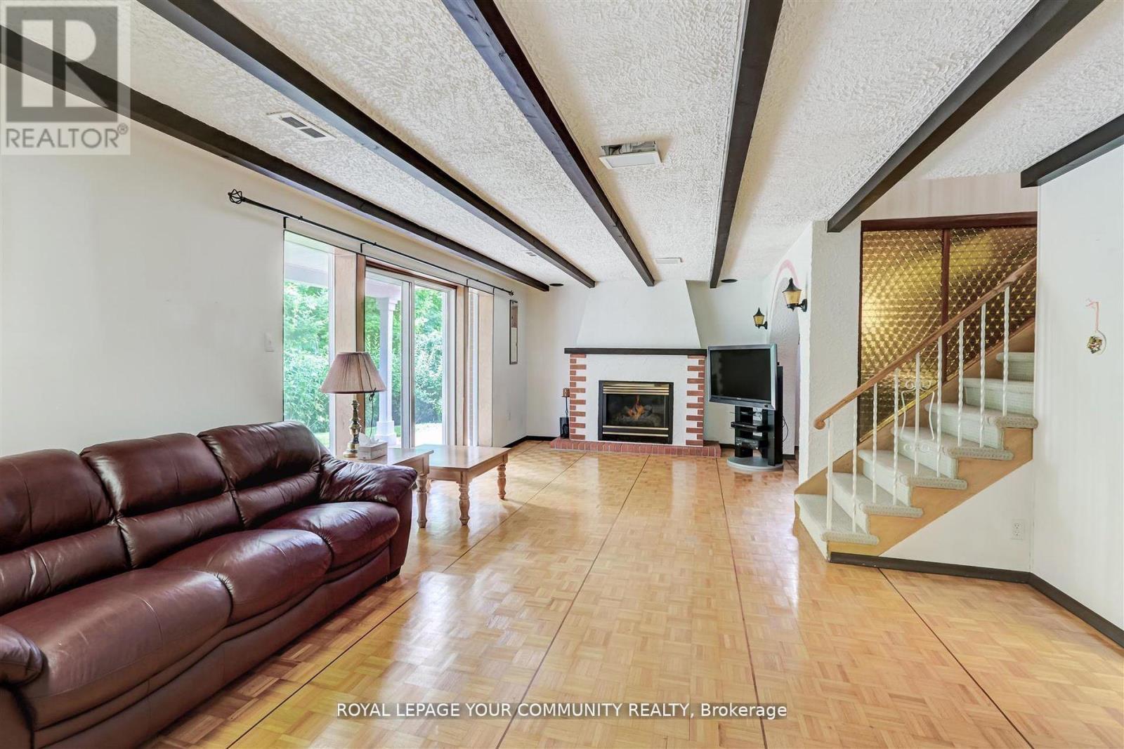 (Lower) - 19 Peacham Cres Crescent, Toronto, Ontario  M3M 1S2 - Photo 3 - W12695750