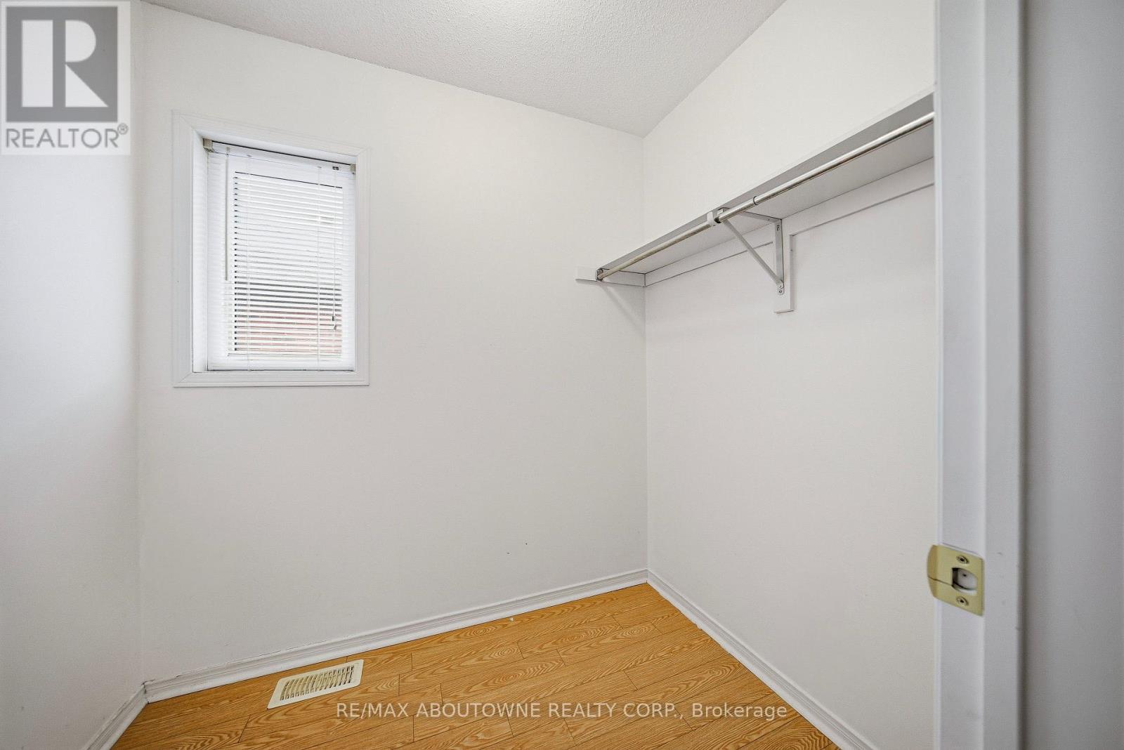 2502 Postmaster Drive, Oakville, Ontario  L6M 5A8 - Photo 21 - W12695794