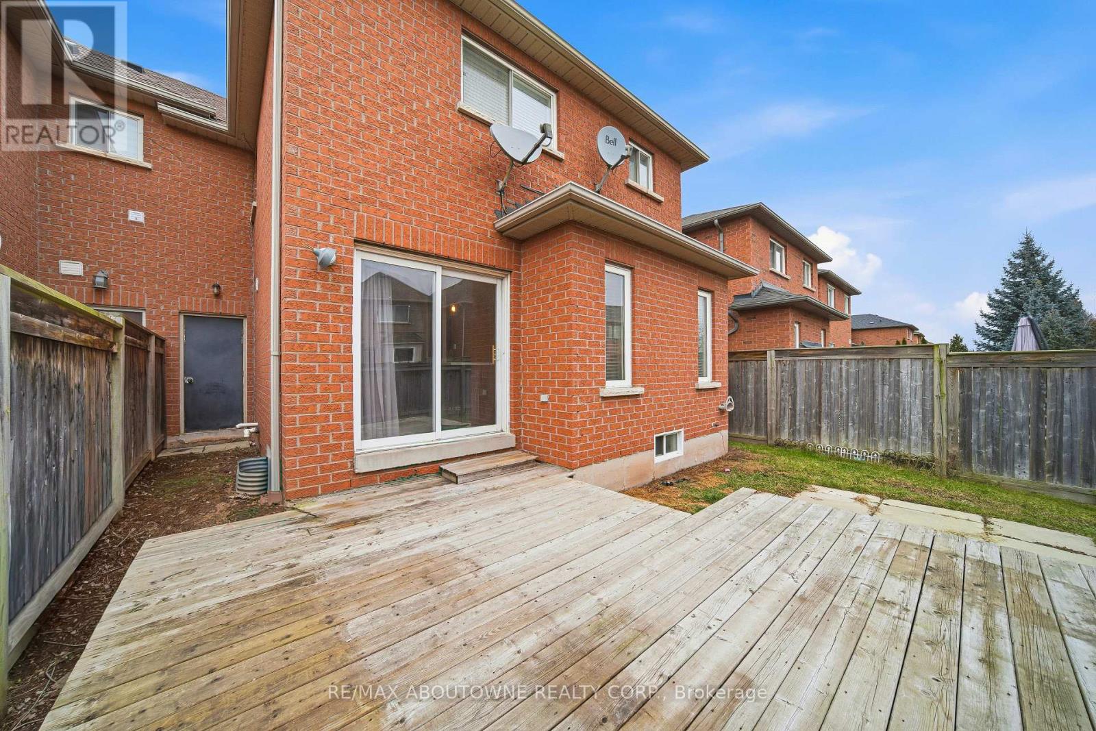 2502 Postmaster Drive, Oakville, Ontario  L6M 5A8 - Photo 27 - W12695794