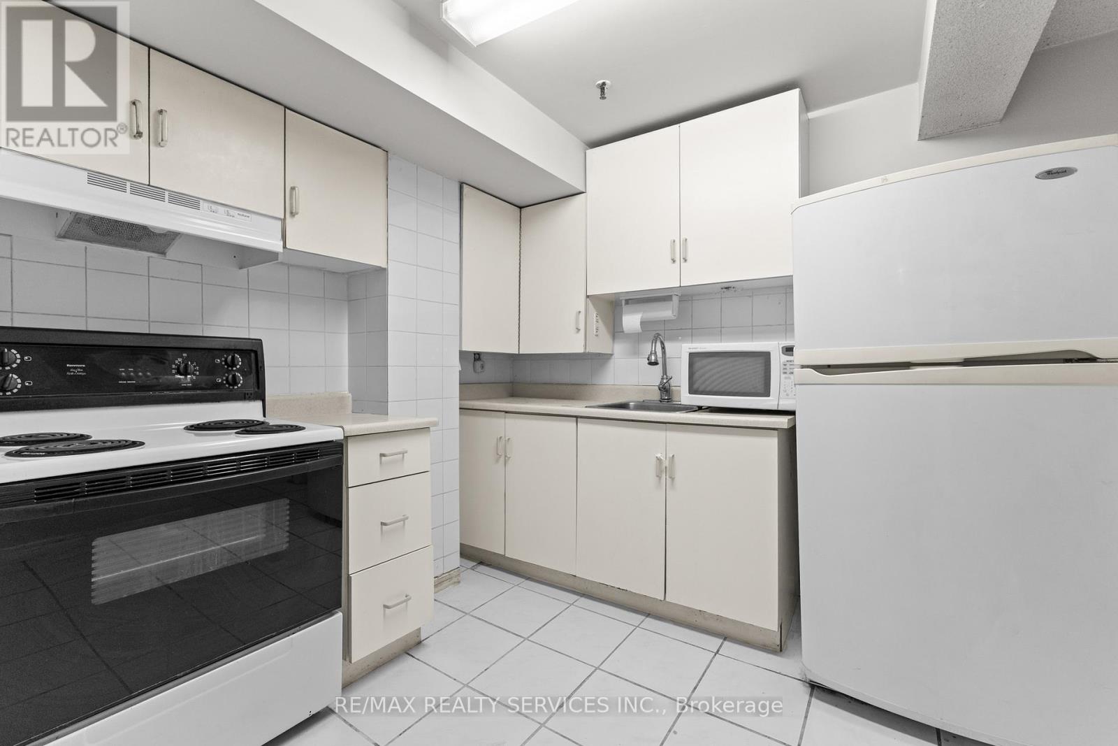 69 Kingswood Drive, Brampton, Ontario  L6V 2X5 - Photo 32 - W12695800