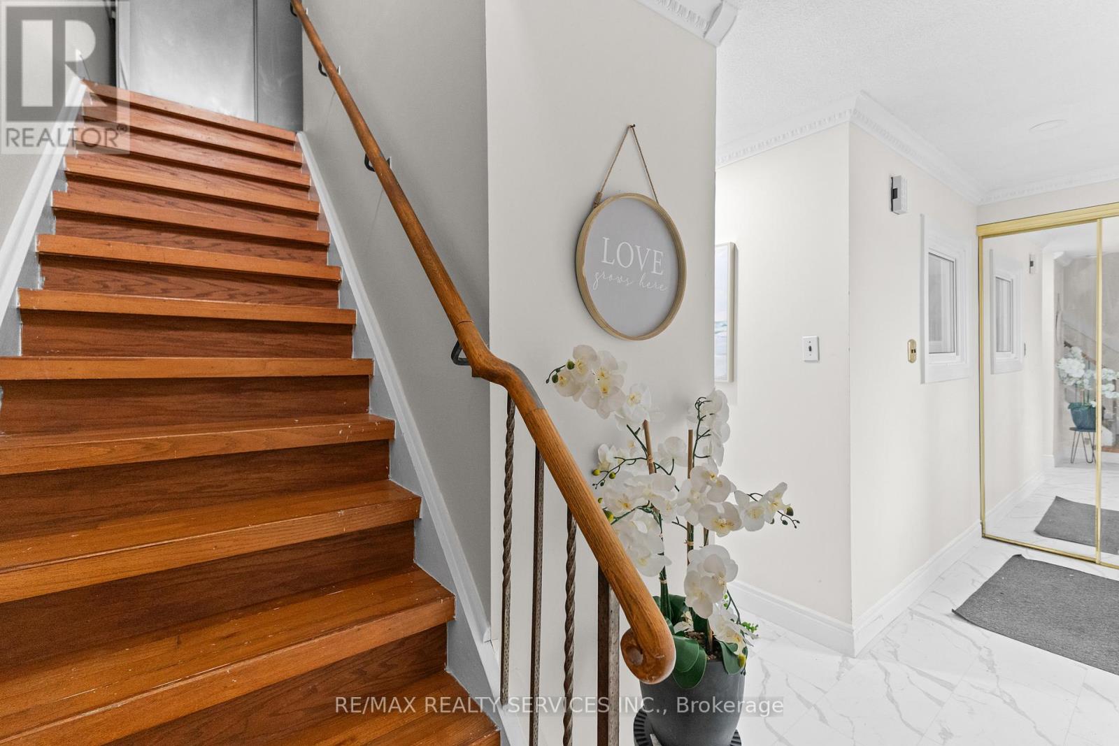 69 Kingswood Drive, Brampton, Ontario  L6V 2X5 - Photo 6 - W12695800