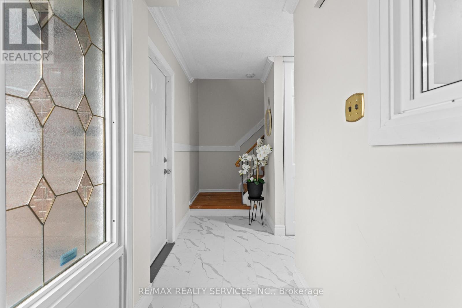 69 Kingswood Drive, Brampton, Ontario  L6V 2X5 - Photo 7 - W12695800