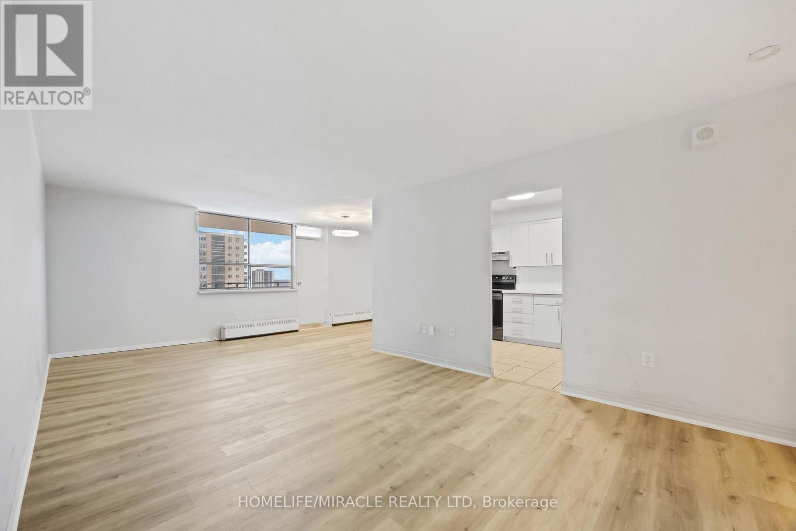 1008 - 60 Stevenson Road, Toronto, Ontario  M9V 2B4 - Photo 8 - W12695838