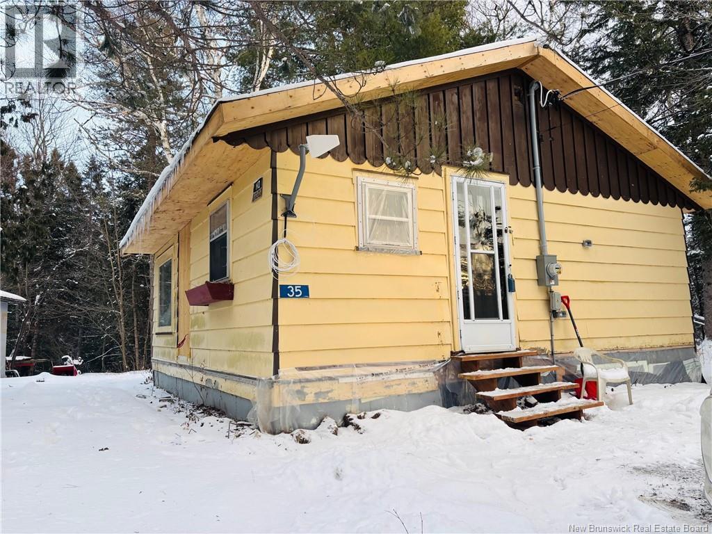 35 Pleasant Avenue, Doaktown, New Brunswick  E9C 1B5 - Photo 2 - NB132084