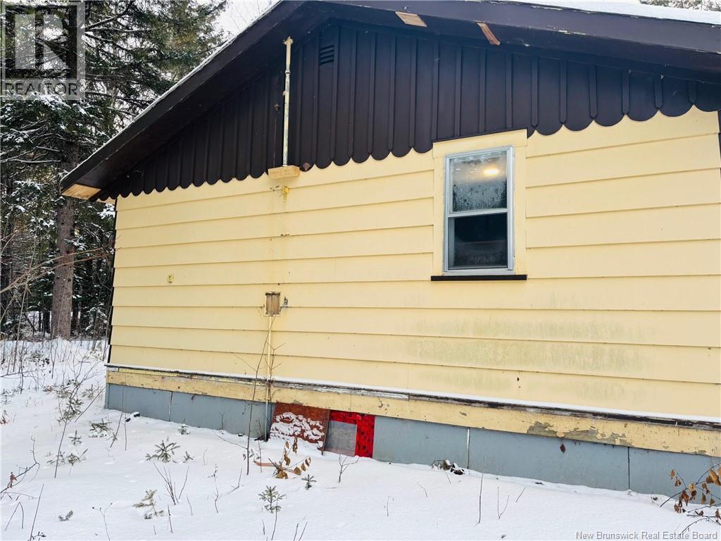 35 Pleasant Avenue, Doaktown, New Brunswick  E9C 1B5 - Photo 5 - NB132084